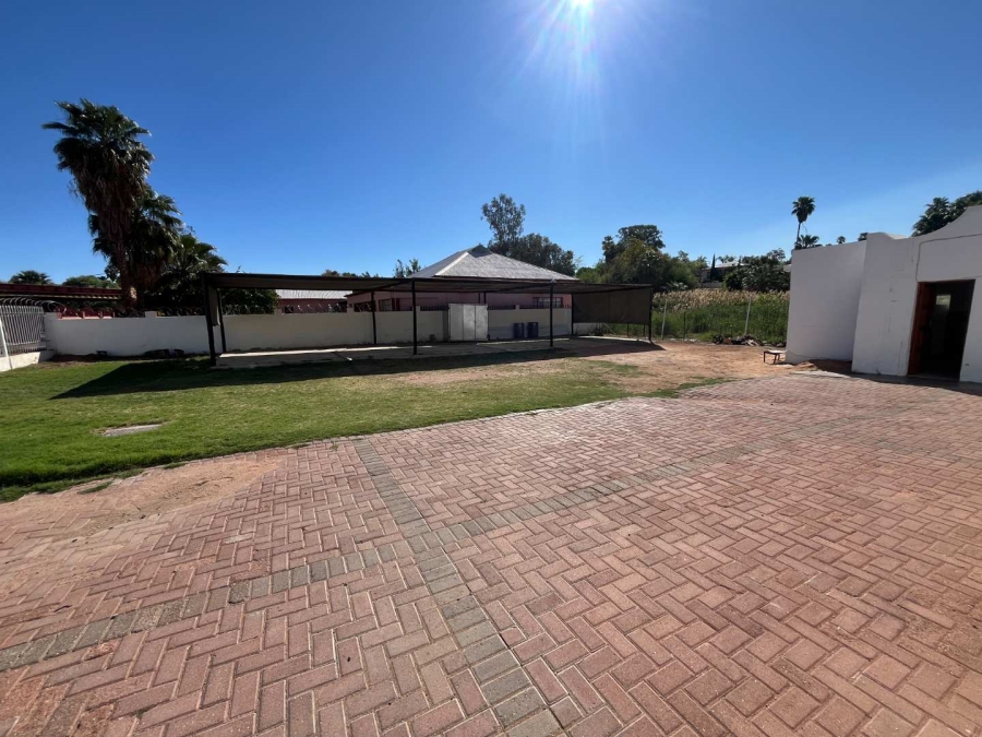 3 Bedroom Property for Sale in Die Rand Northern Cape